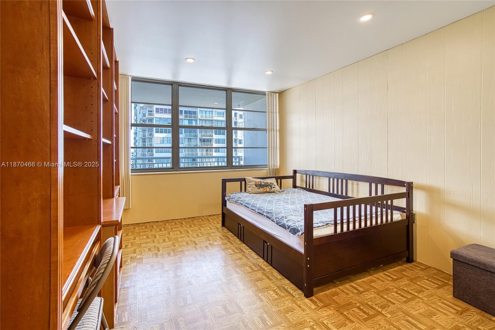 18021 Biscayne Blvd 1604 photo 15
