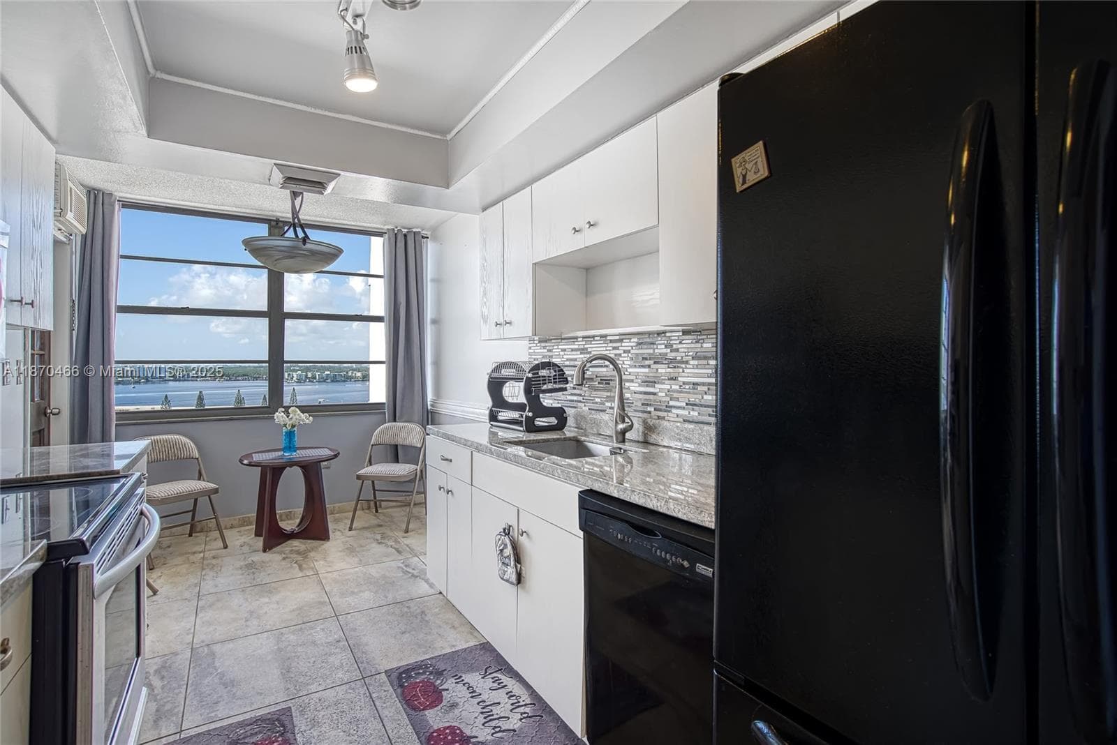 18021 Biscayne Blvd 1604 photo 11