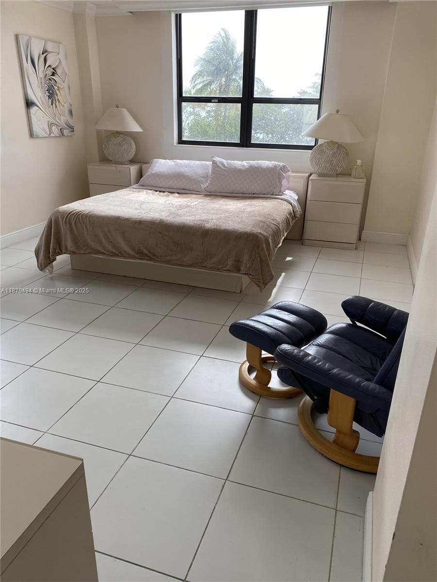 10185 Collins Ave 319 photo 13