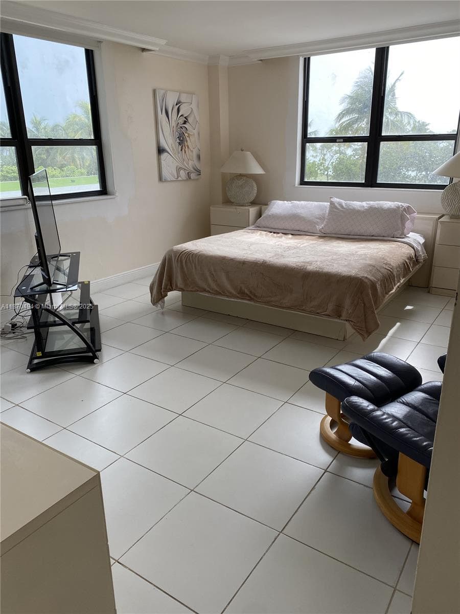 10185 Collins Ave 319 photo 14