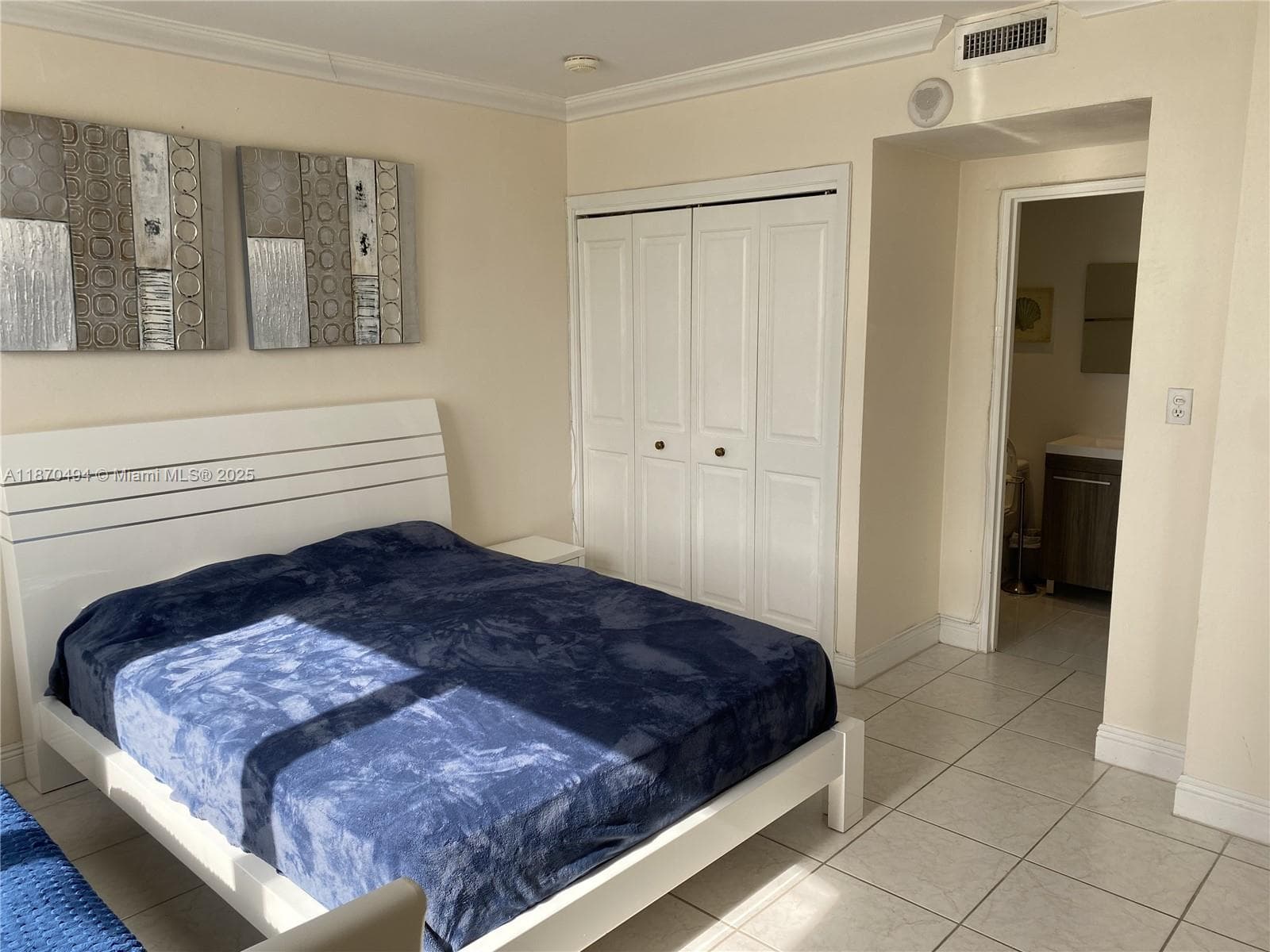 10185 Collins Ave 319 photo 15