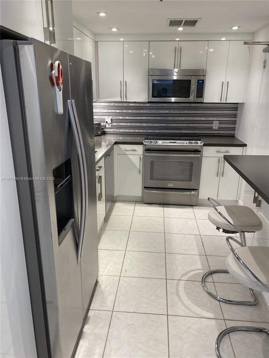 10185 Collins Ave 319 photo 11