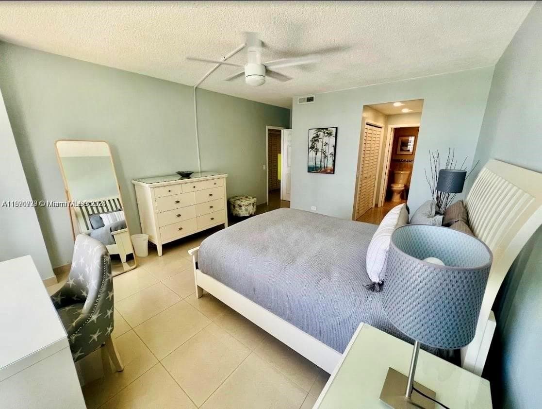 3505 S Ocean Dr 911 photo 12