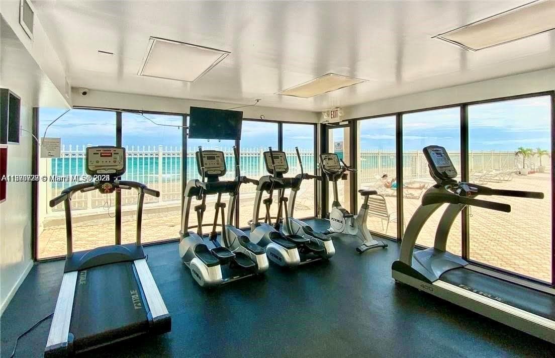 3505 S Ocean Dr 911 photo 18
