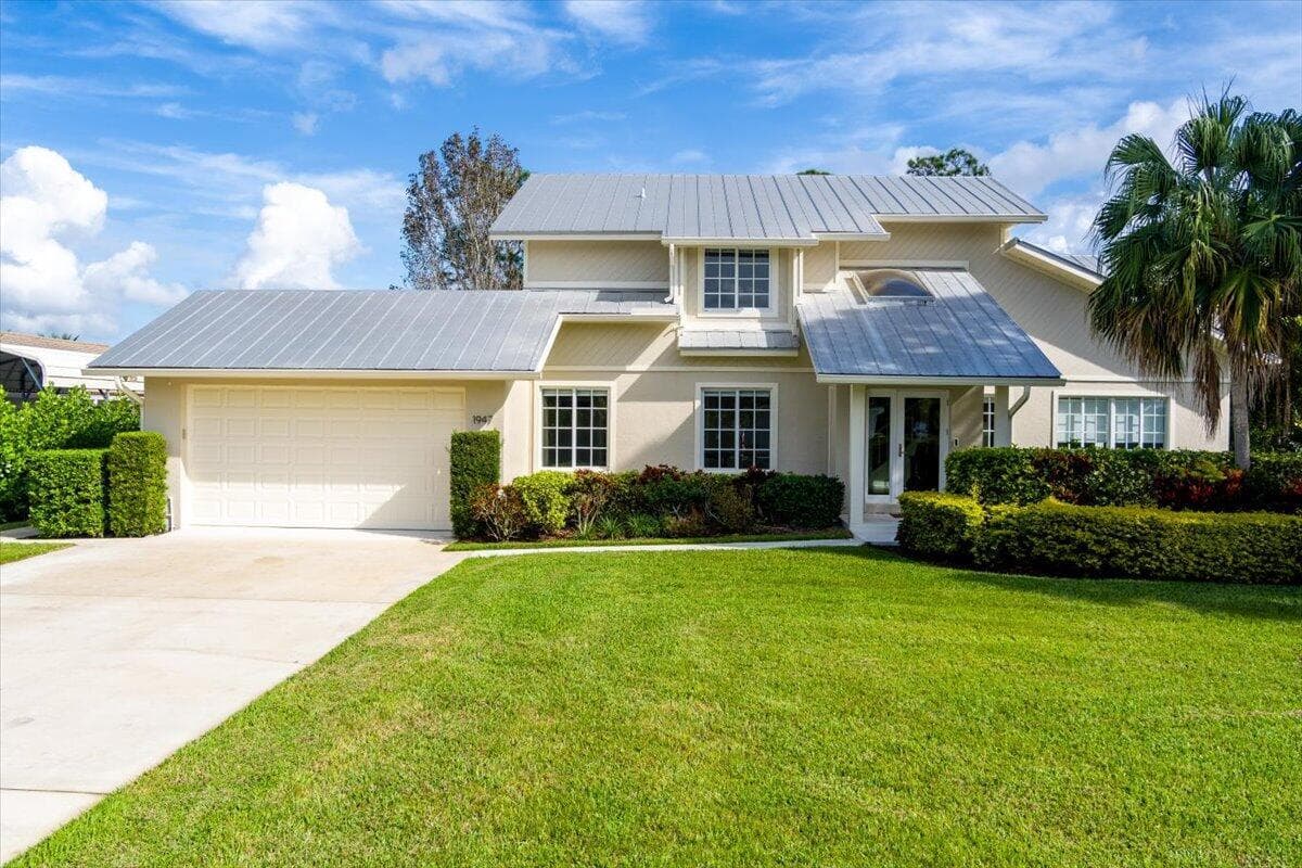 1947 NW Palmetto Terrace photo 1