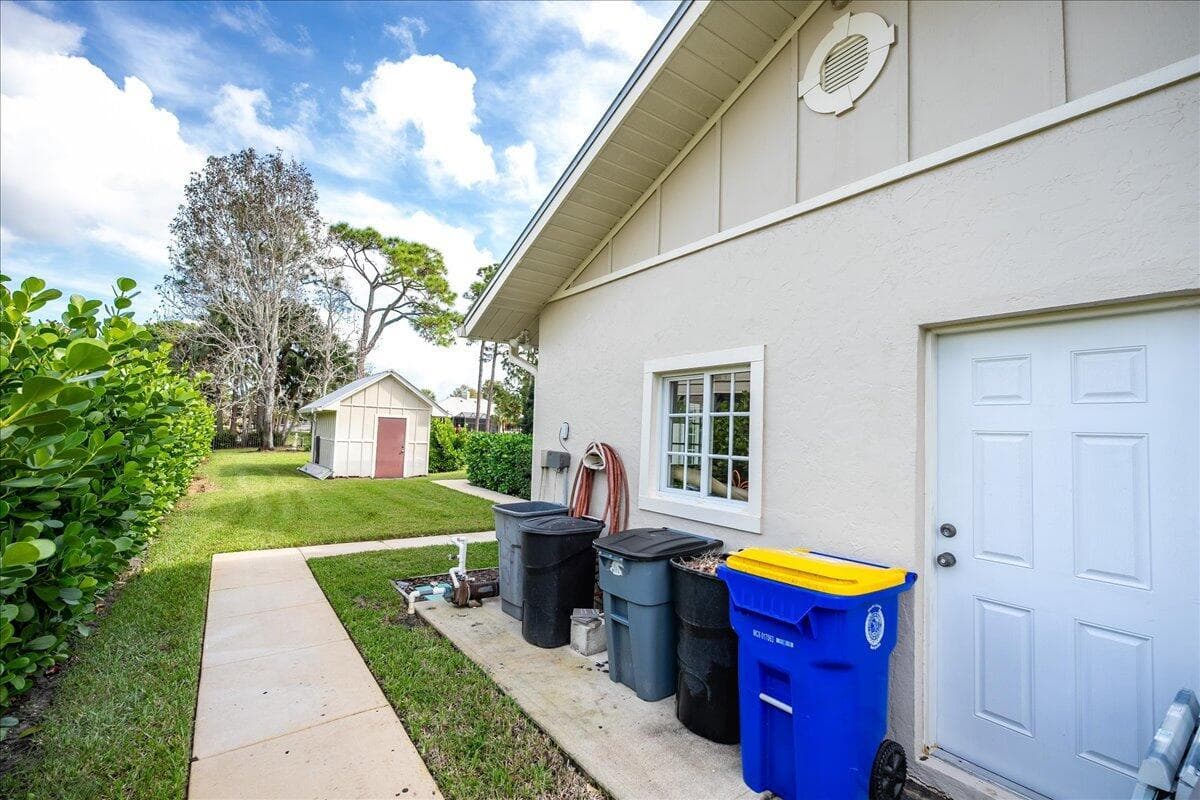 1947 NW Palmetto Terrace photo 24