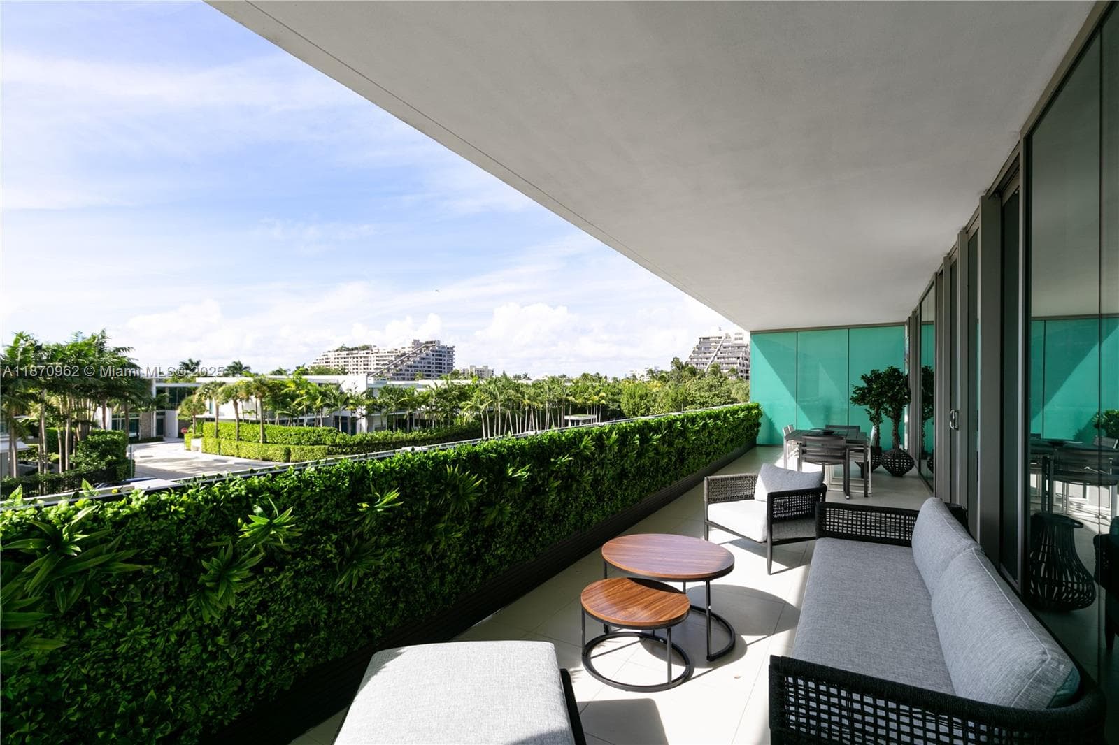 360 Ocean Dr 305S photo 2