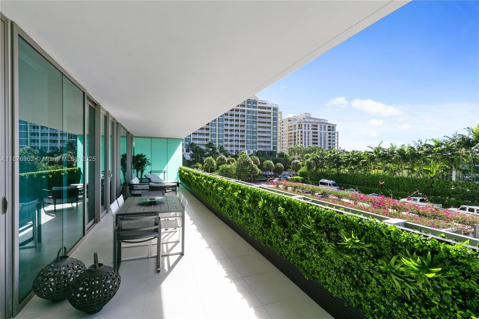 360 Ocean Dr 305S photo 3