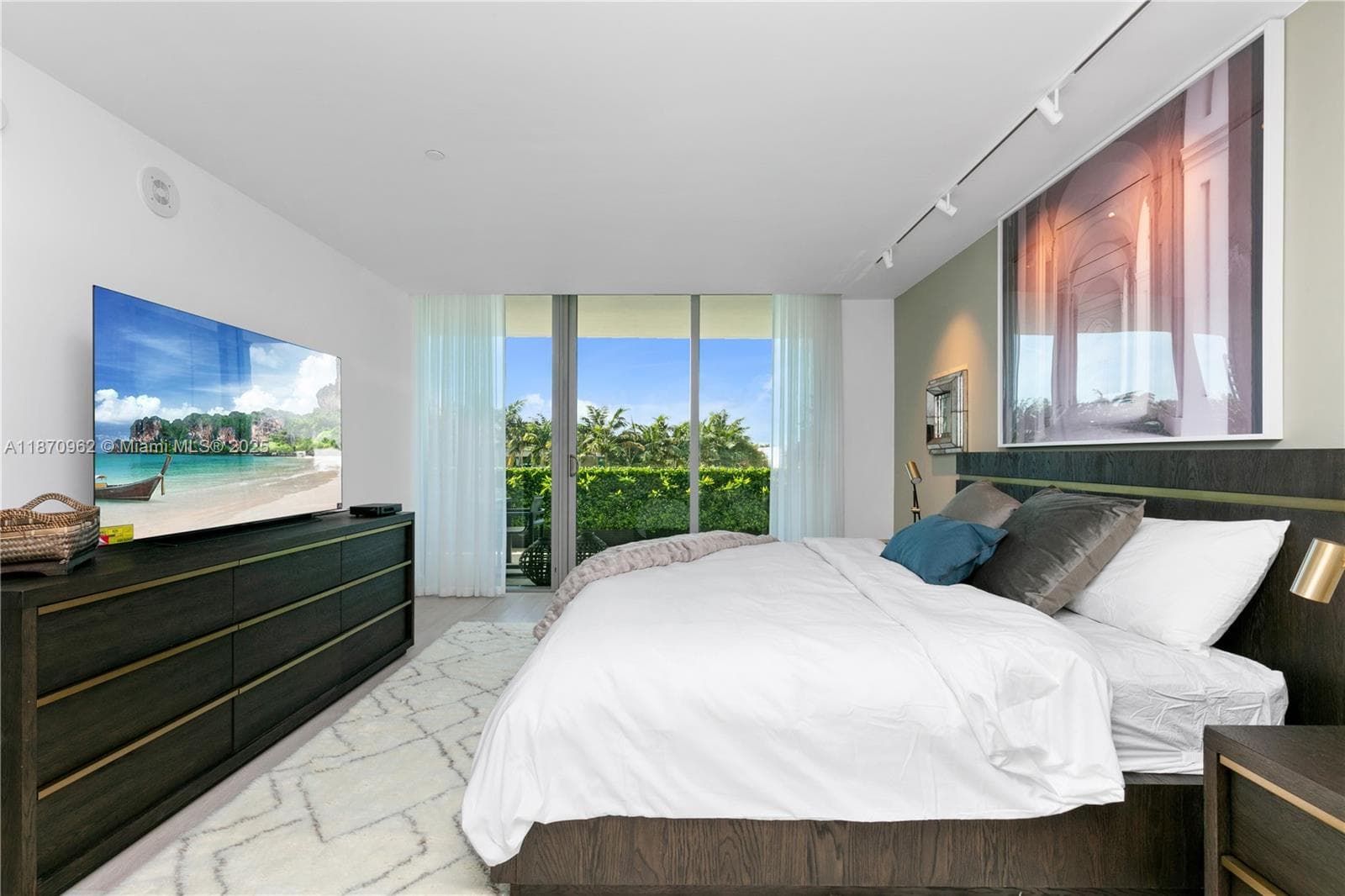360 Ocean Dr 305S photo 18