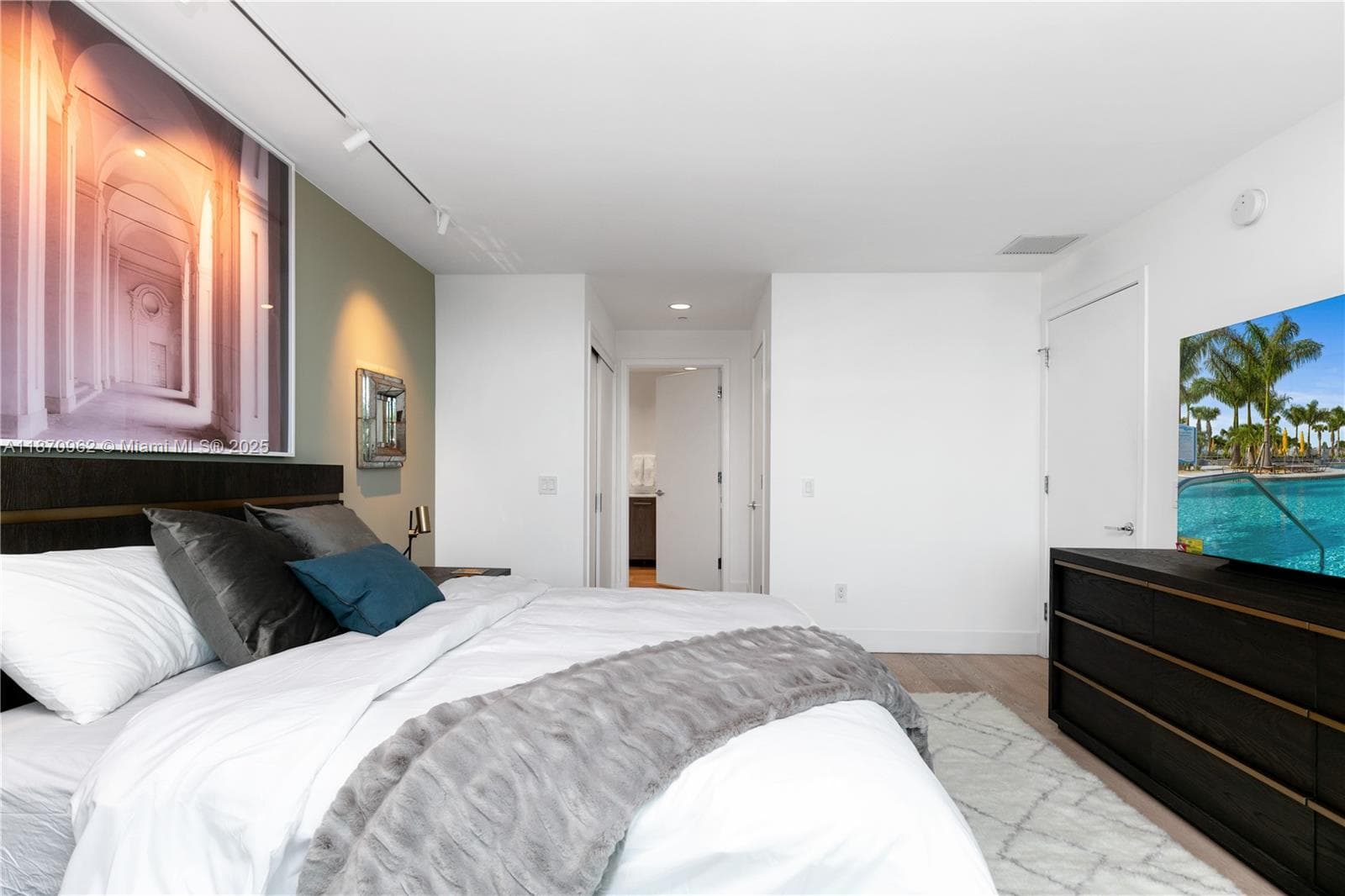360 Ocean Dr 305S photo 19
