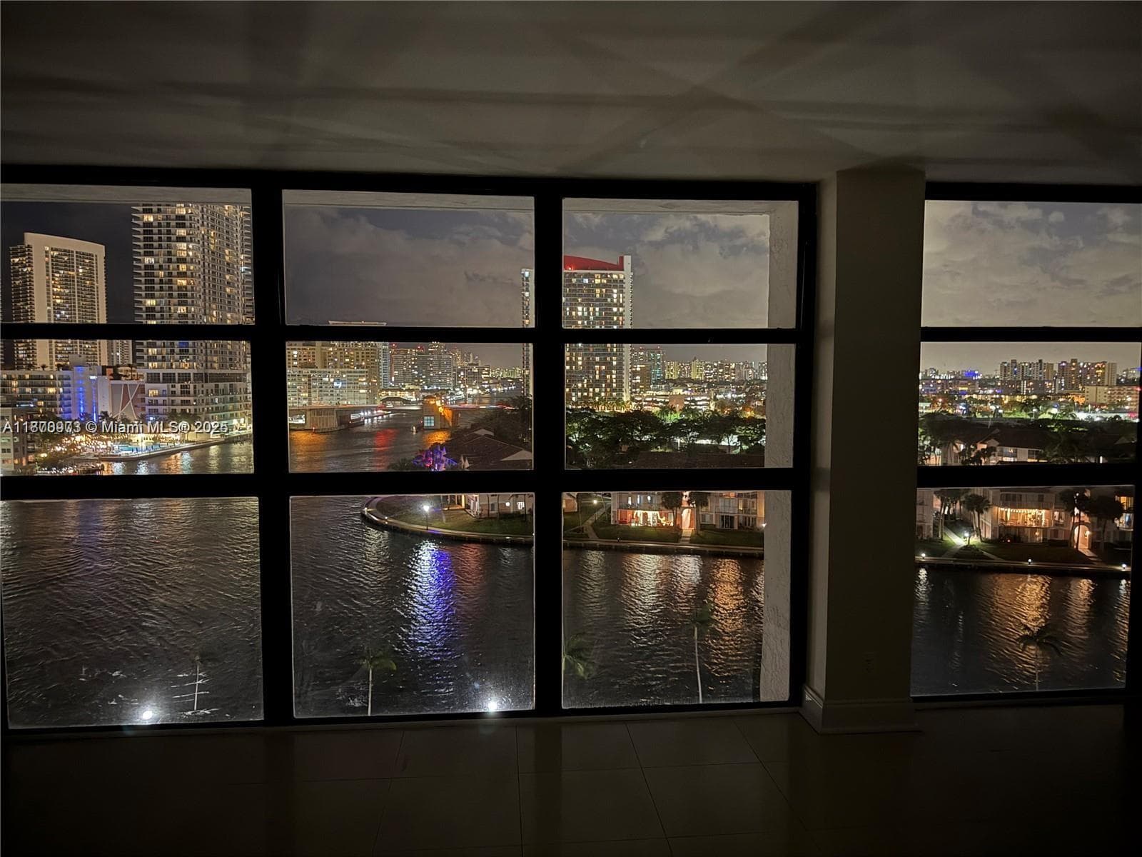 200 Leslie Dr 1124 photo 2