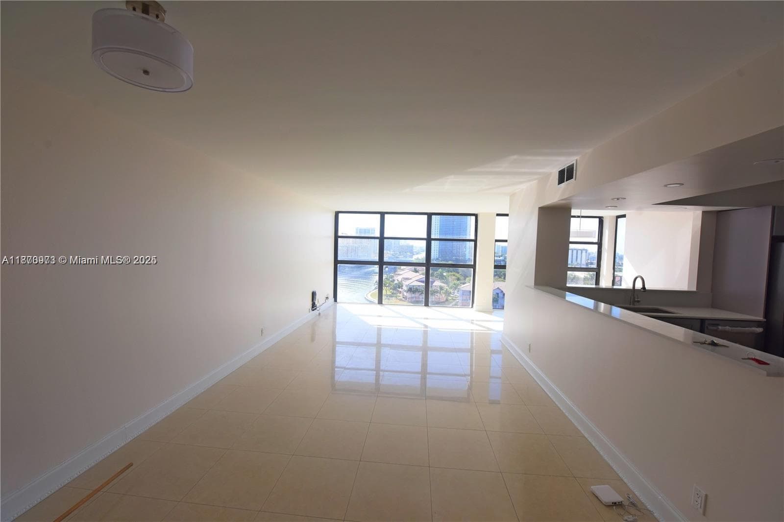 200 Leslie Dr 1124 photo 6