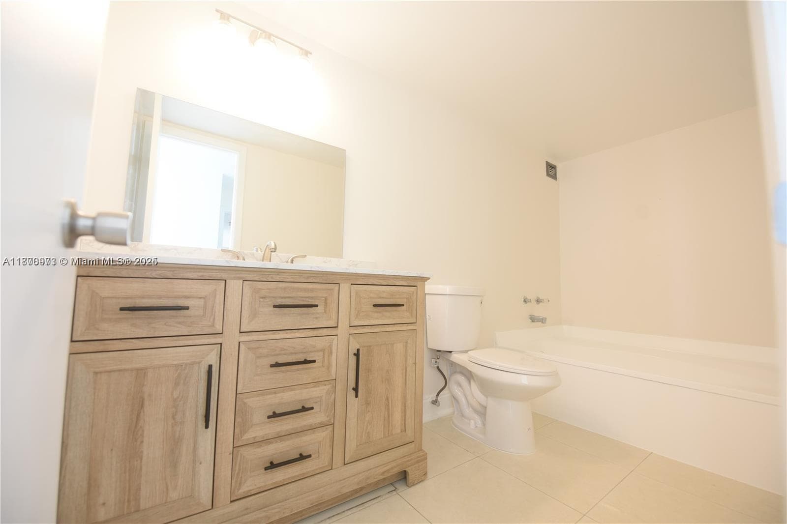 200 Leslie Dr 1124 photo 10