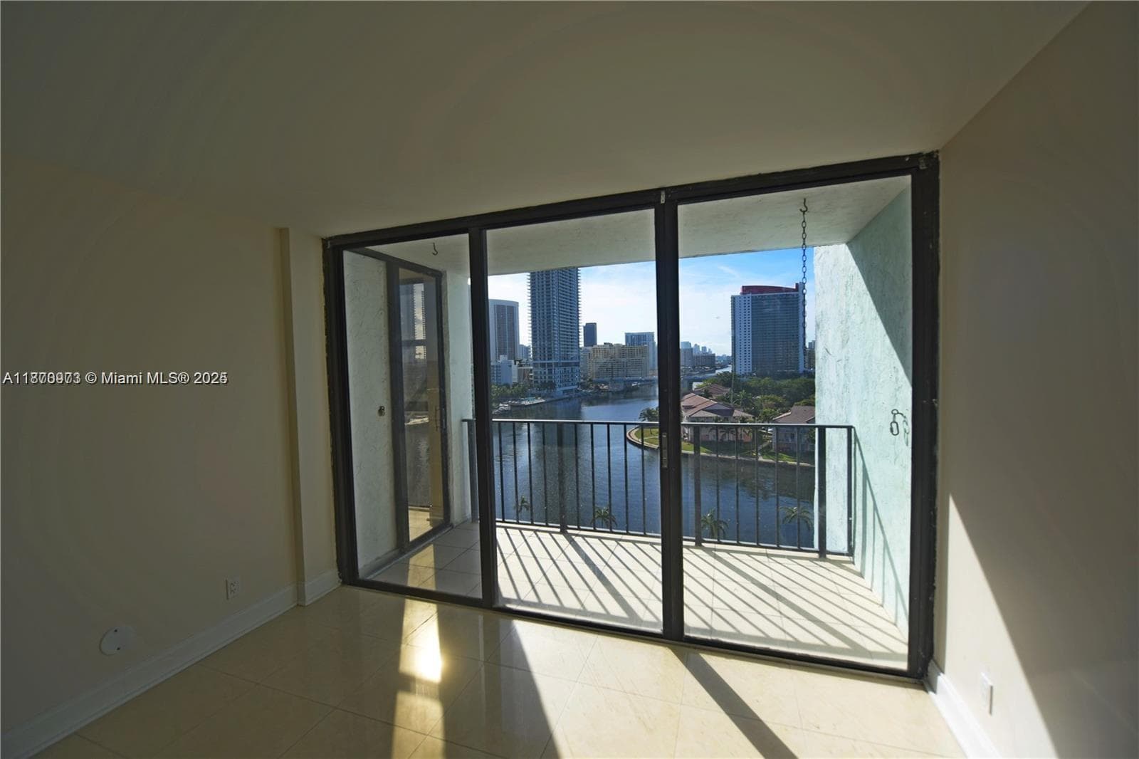 200 Leslie Dr 1124 photo 18