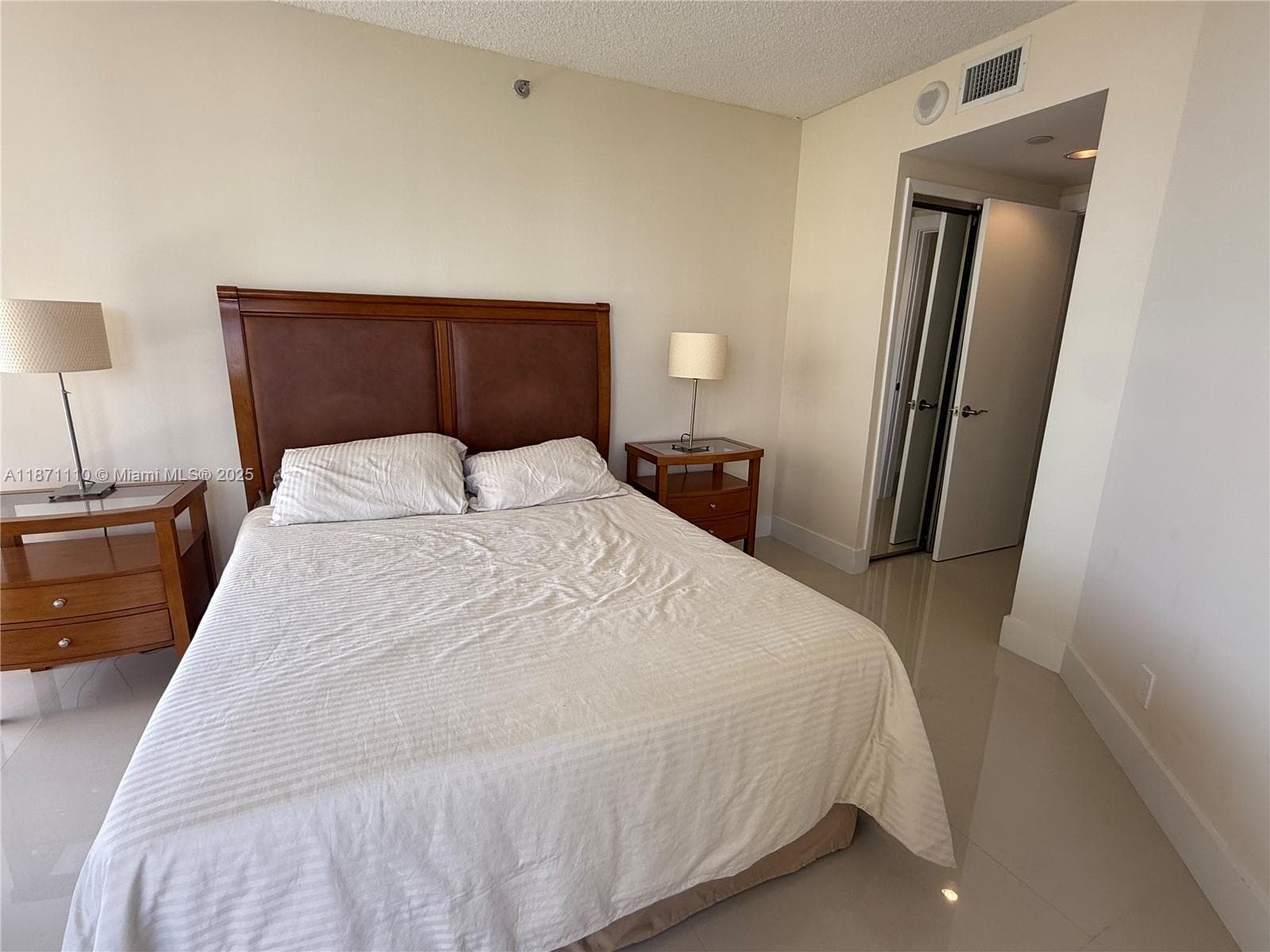 20185 E Country Club Dr 510 photo 13