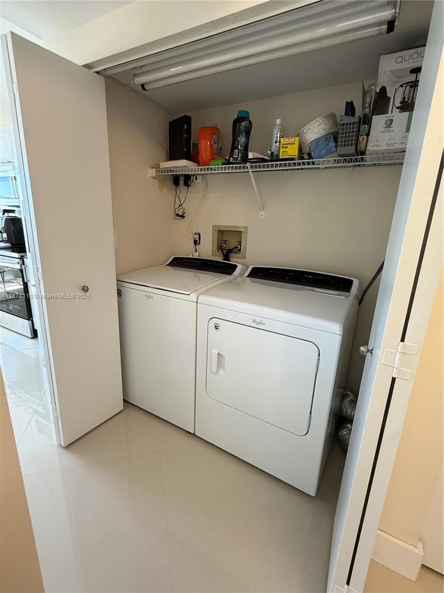 20185 E Country Club Dr 510 photo 7