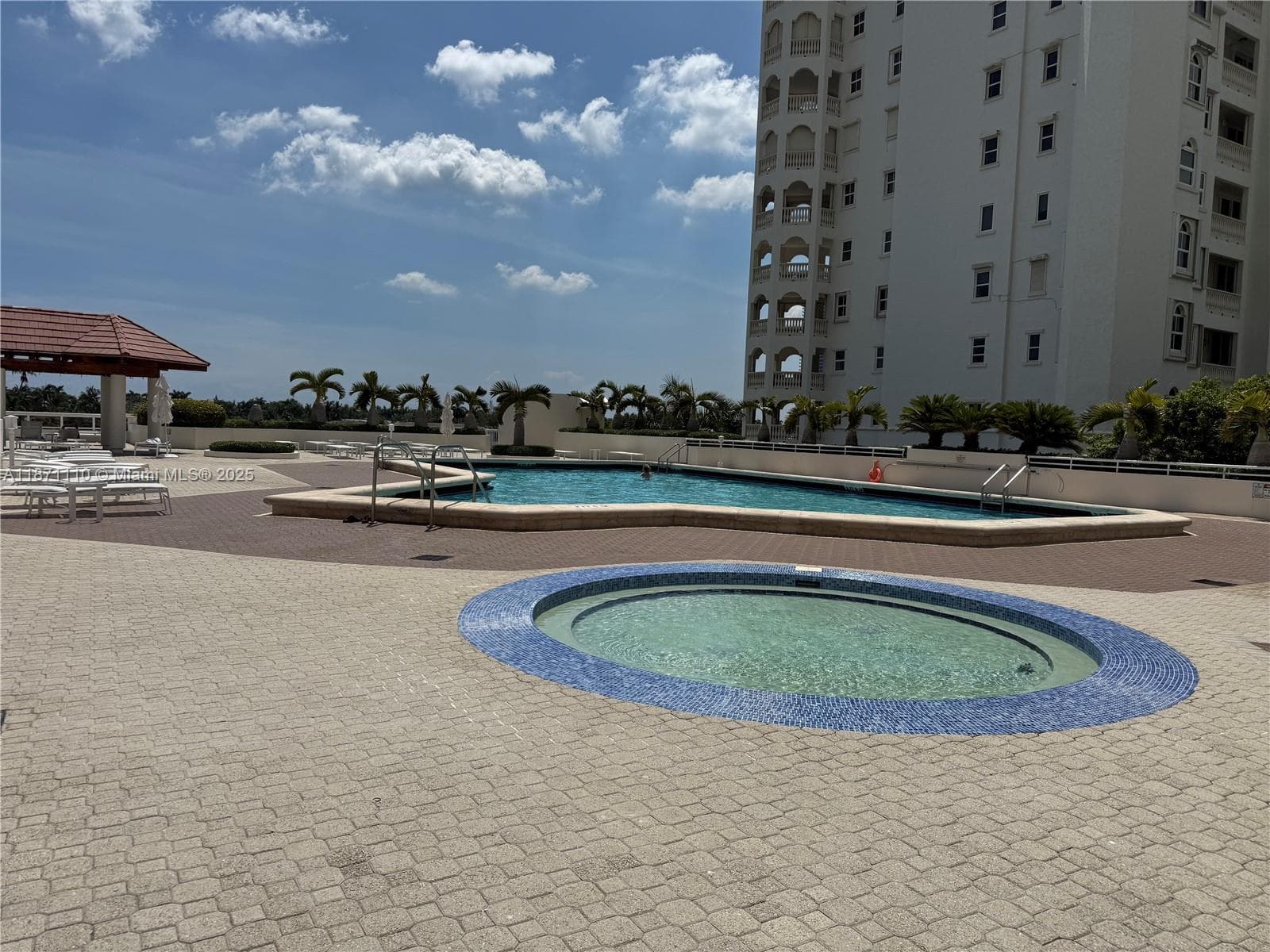 20185 E Country Club Dr 510 photo 11