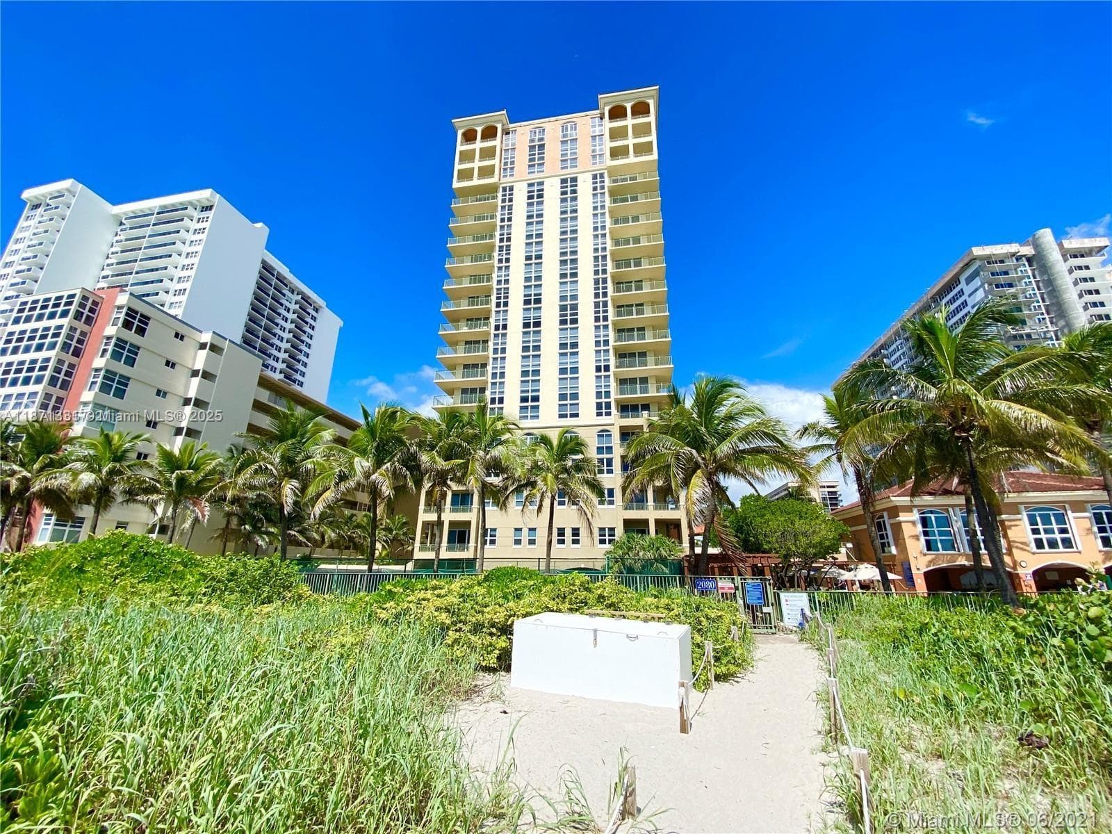 2080 S Ocean Dr 604 photo 3