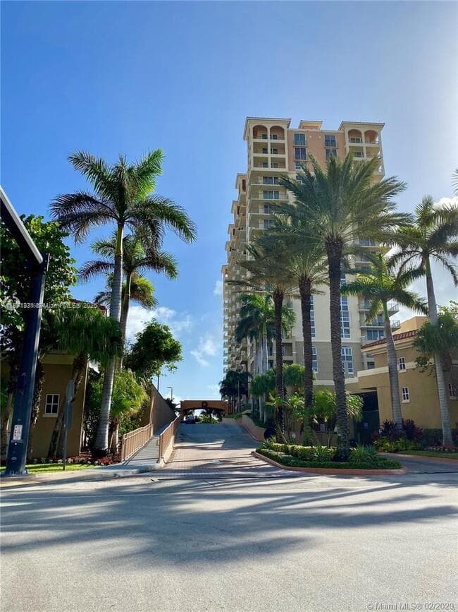 2080 S Ocean Dr 604 photo 18