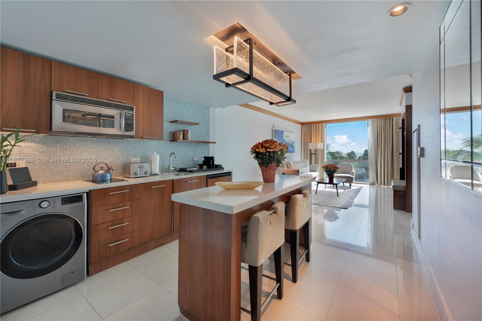 6801 Collins Ave 418 (deed 407) photo 2