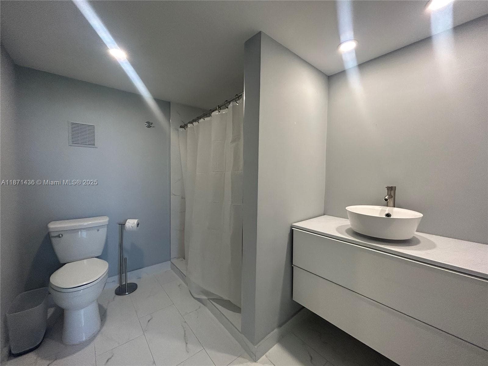 3993 Cypress Reach Ct 303 photo 4