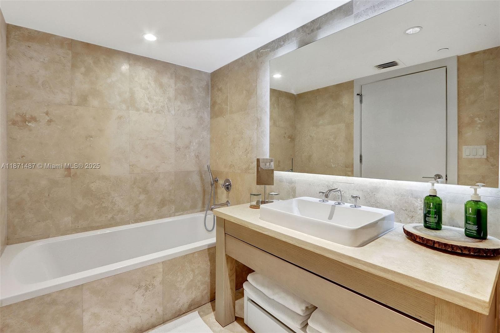 102 24th St 1213 photo 14