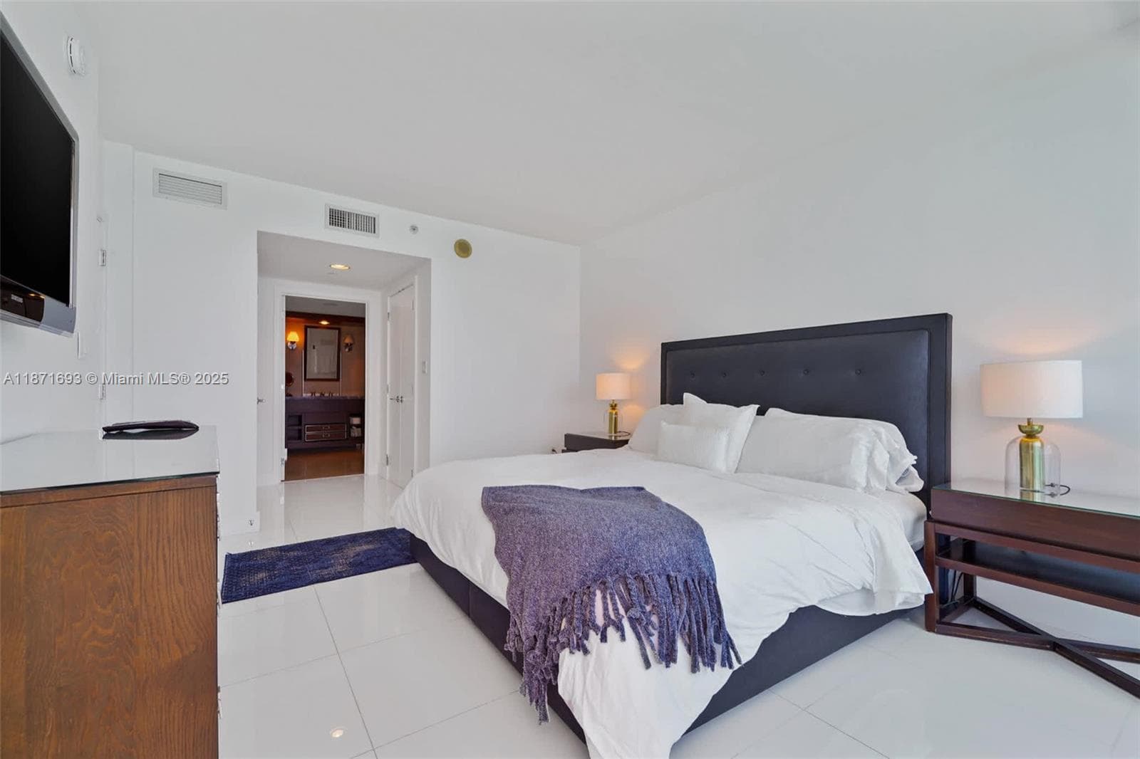 6801 Collins Ave 1204/1217 photo 17