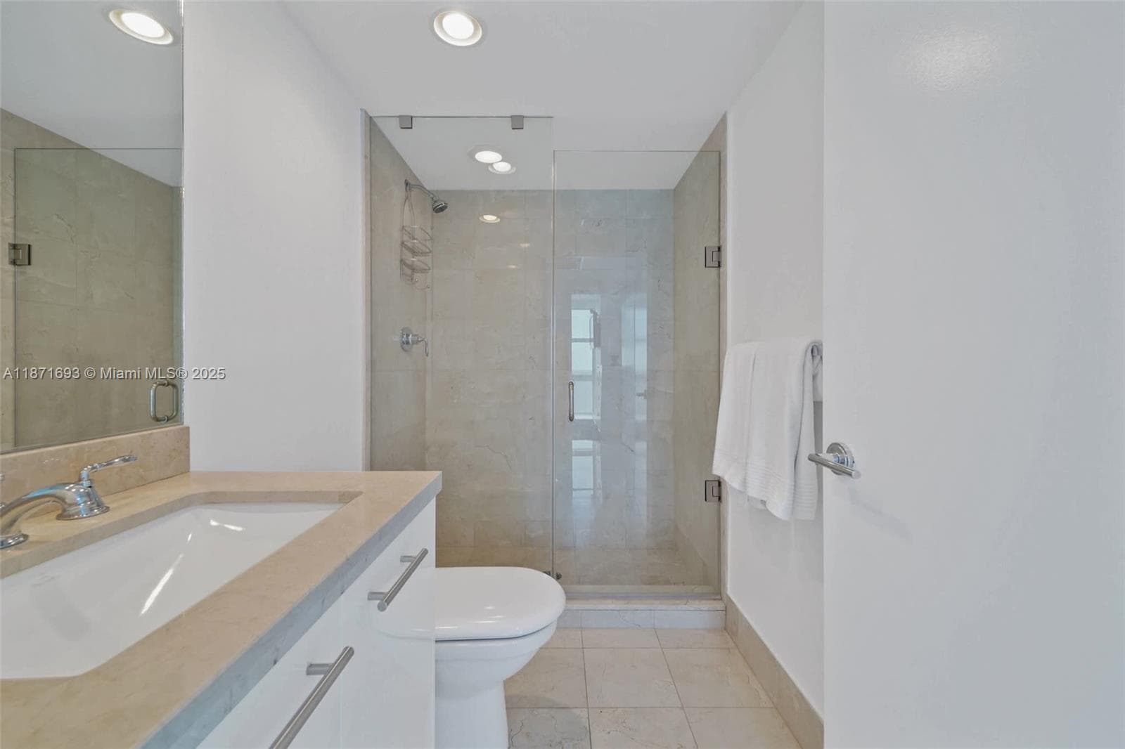 6801 Collins Ave 1204/1217 photo 22