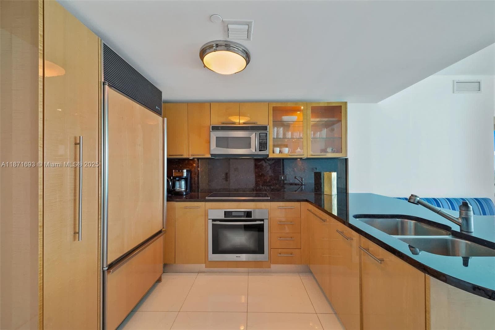 6801 Collins Ave 1204/1217 photo 5
