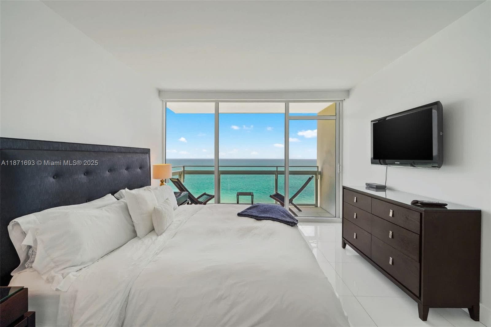 6801 Collins Ave 1204/1217 photo 15
