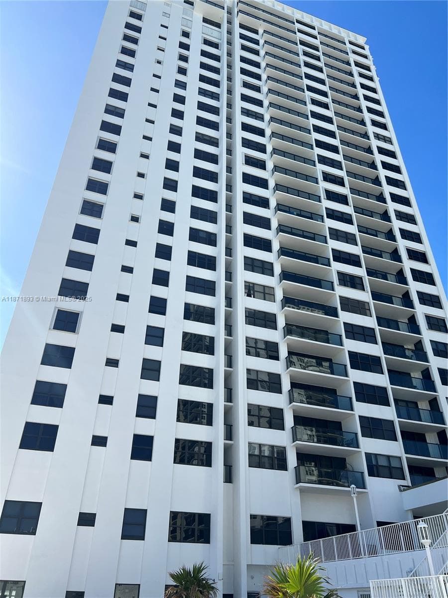 2301 S Ocean Dr 506 photo 22