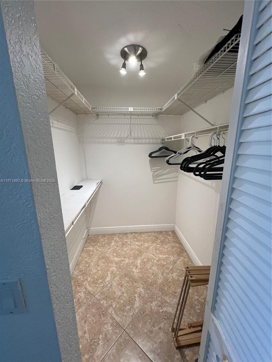 2301 S Ocean Dr 506 photo 14