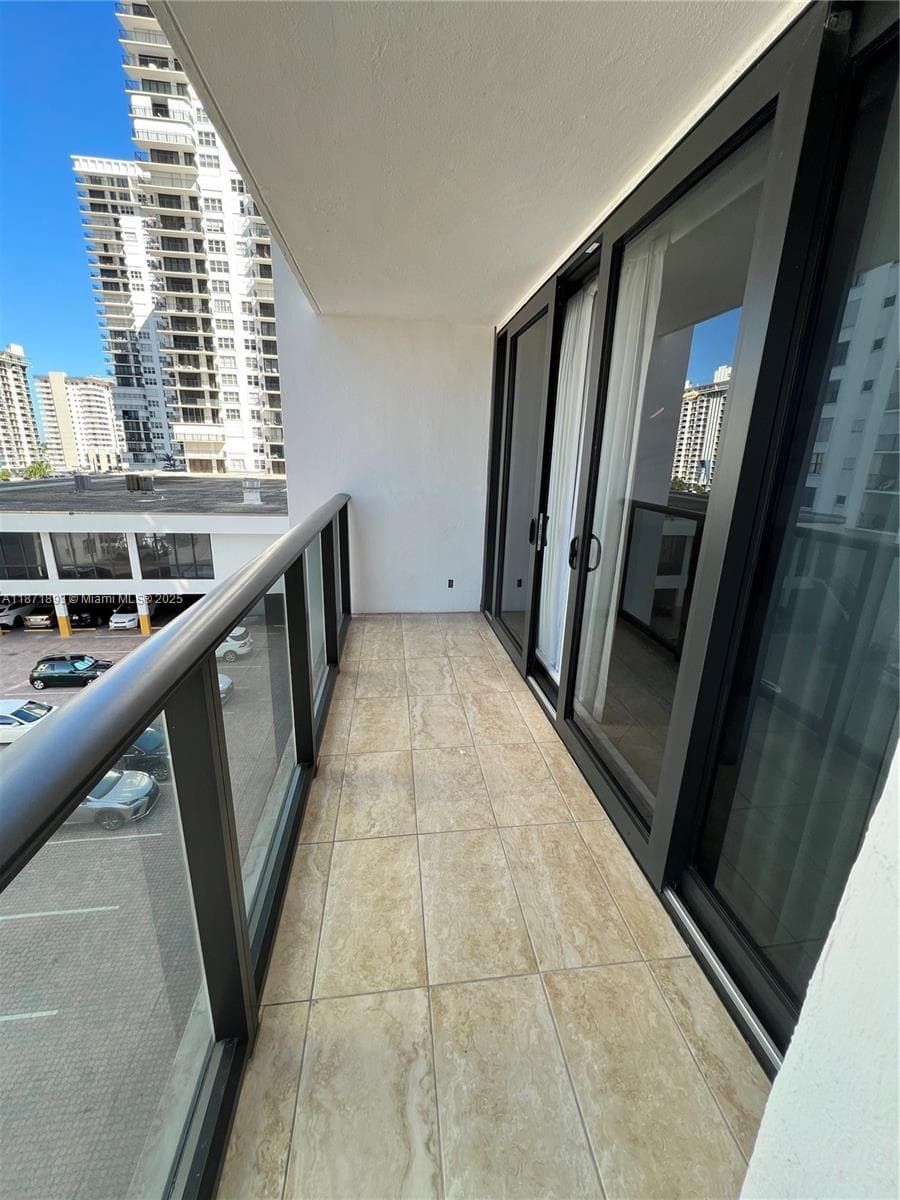 2301 S Ocean Dr 506 photo 15