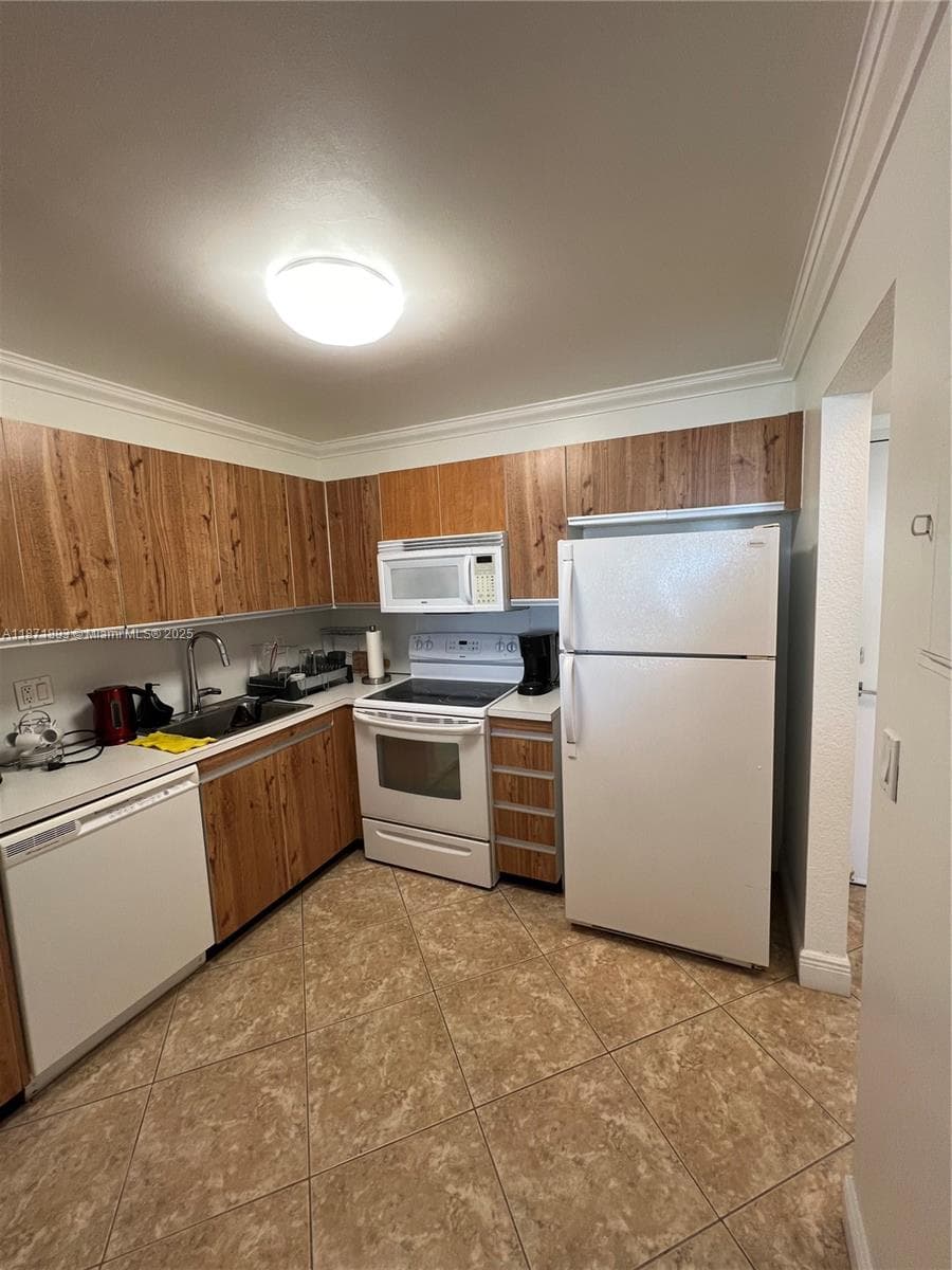 2301 S Ocean Dr 506 photo 4