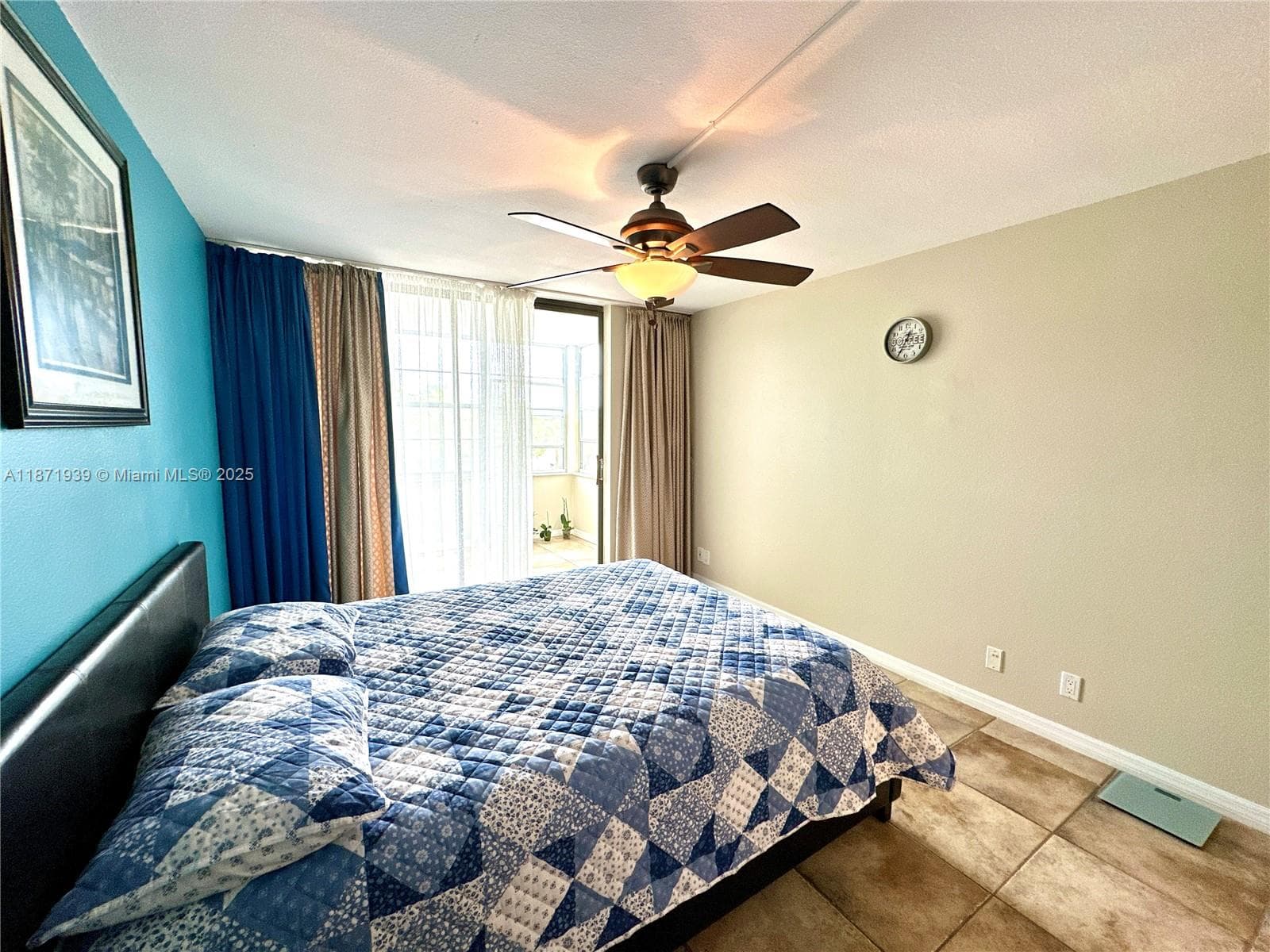 2771 Taft St 302 photo 12
