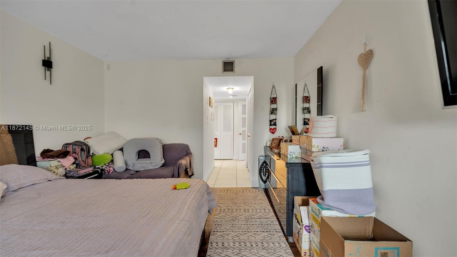 8001 Crespi Blvd 4B photo 14