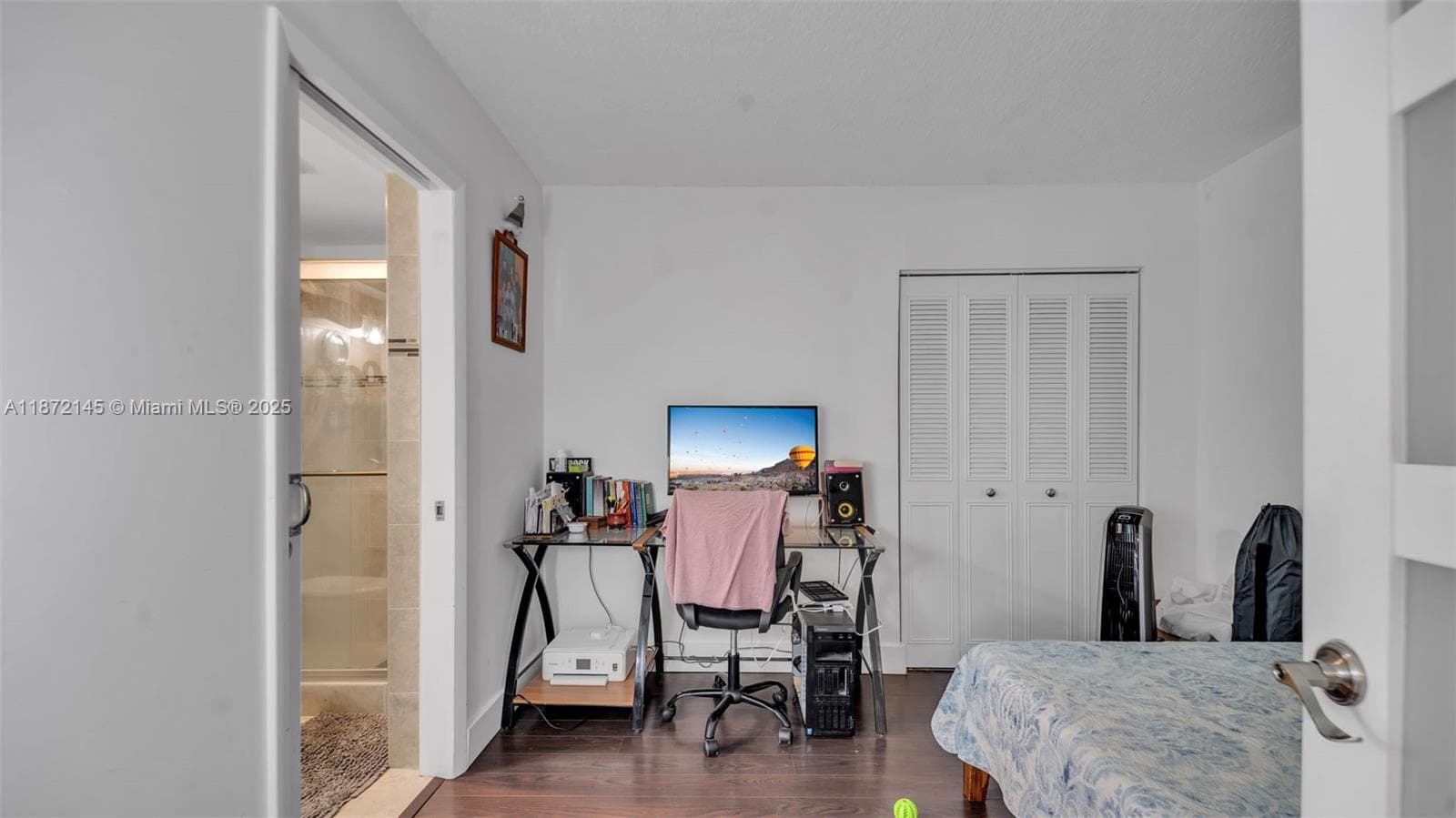 8001 Crespi Blvd 4B photo 18