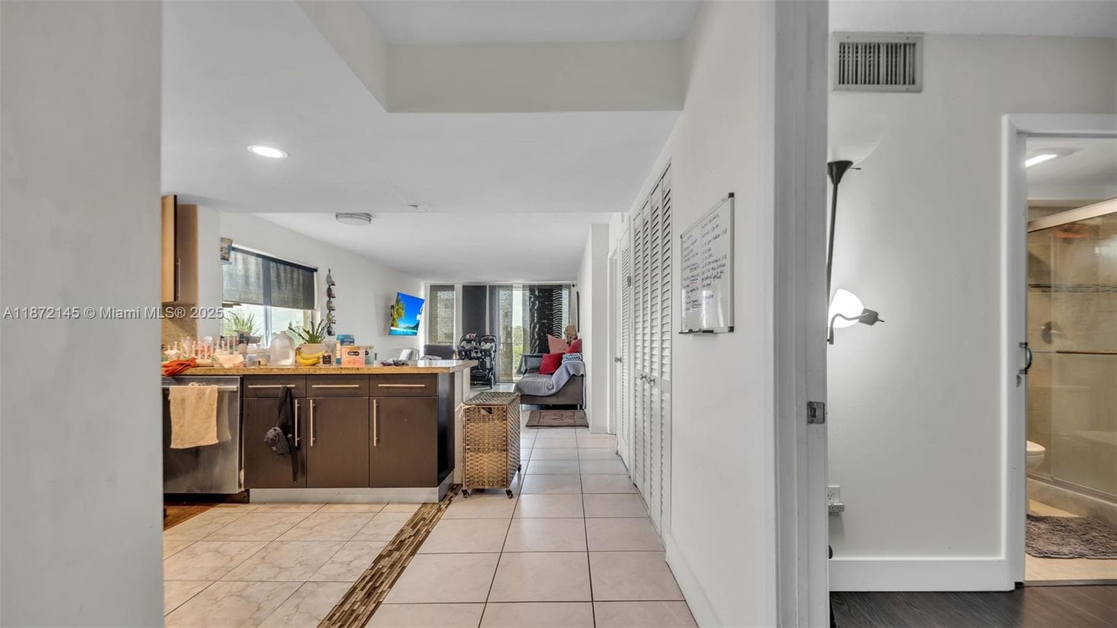 8001 Crespi Blvd 4B photo 4