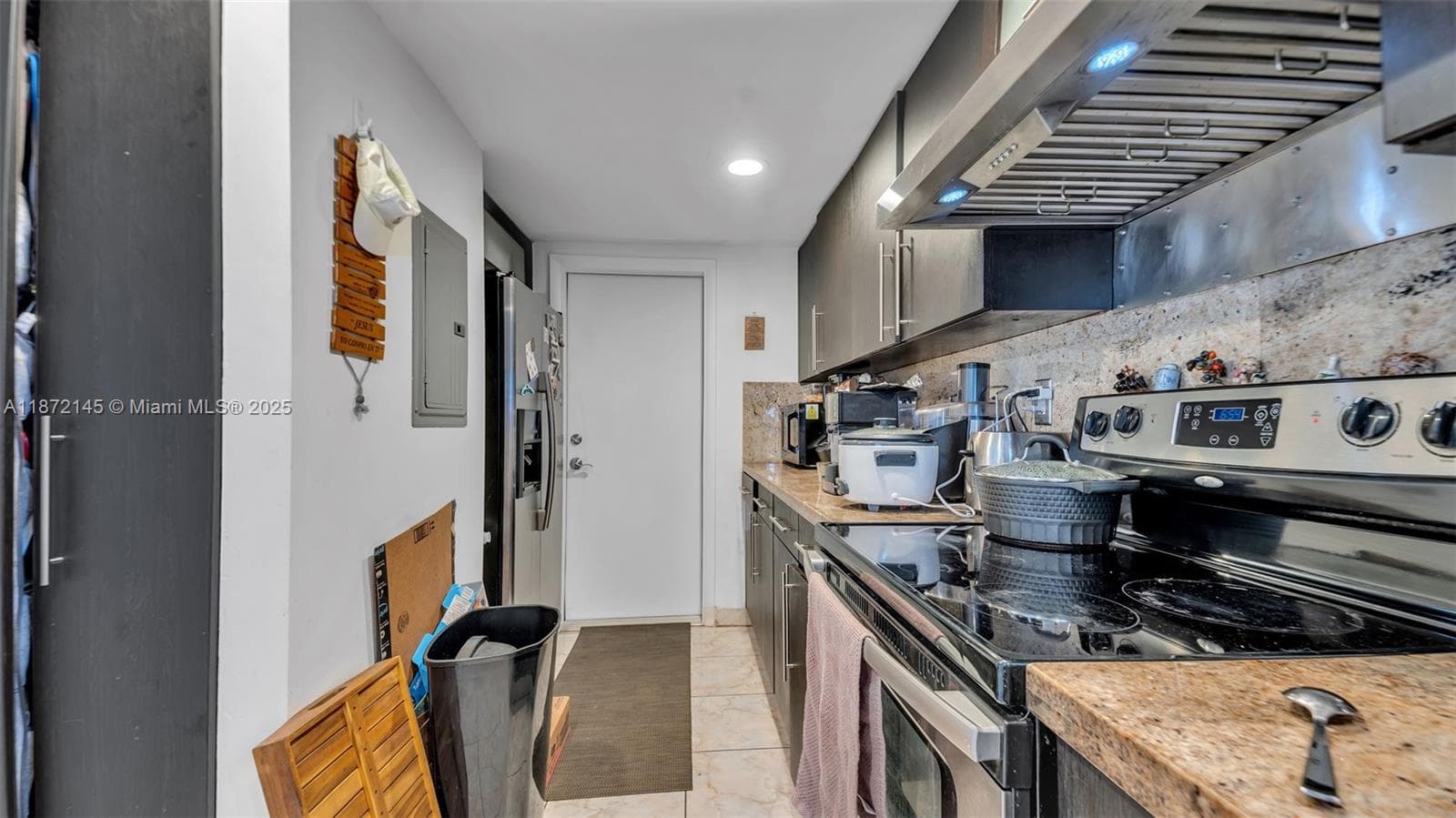 8001 Crespi Blvd 4B photo 8