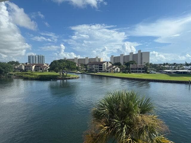 20 Yacht Club Drive 403 photo 4