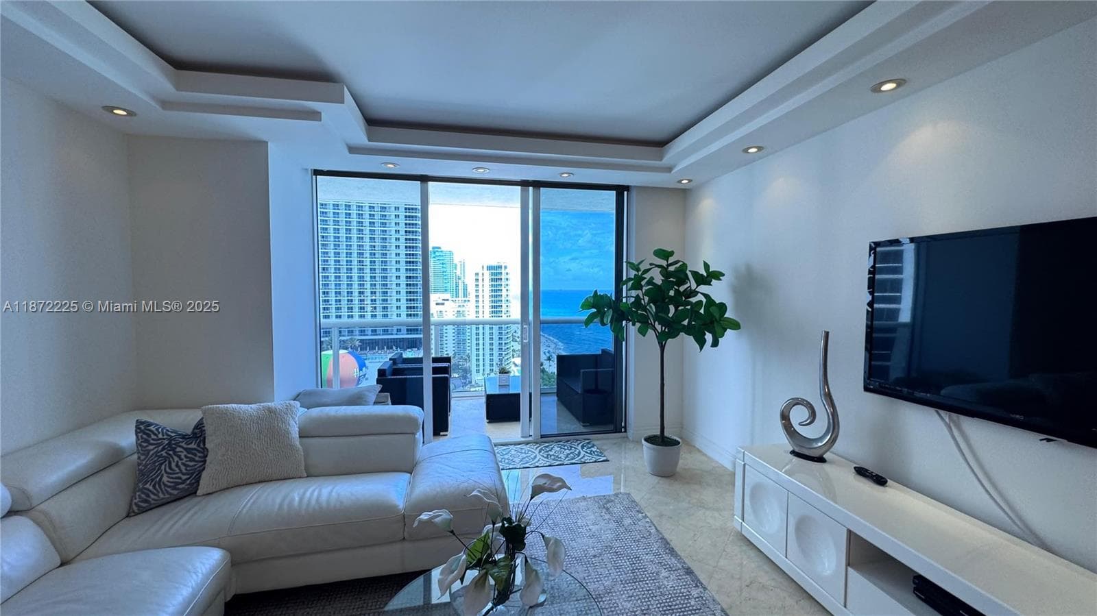 1830 S Ocean Dr (Avail APRIL 12 ,2026 2211 photo 1
