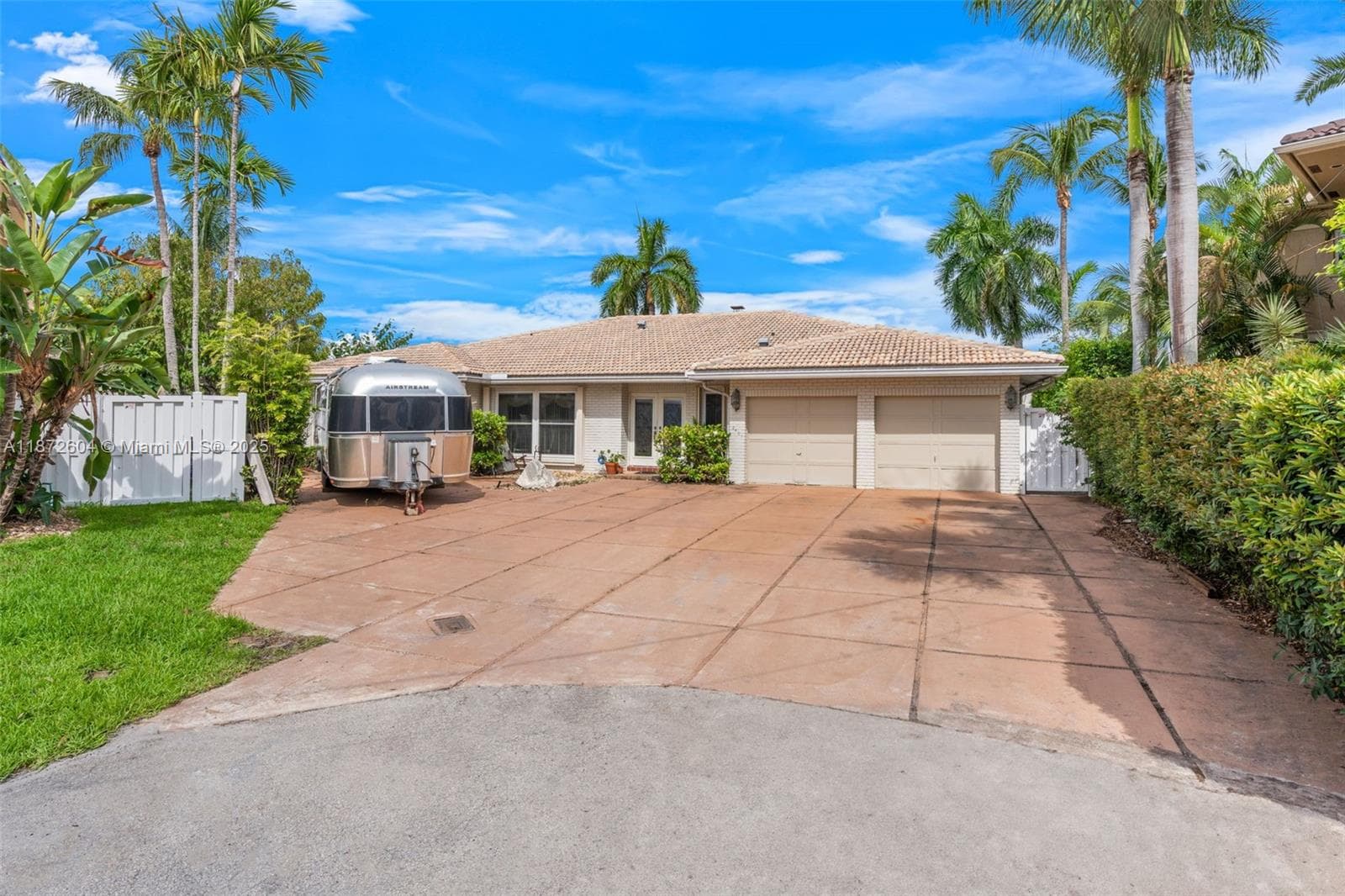 2401 Fryer Pt photo 16