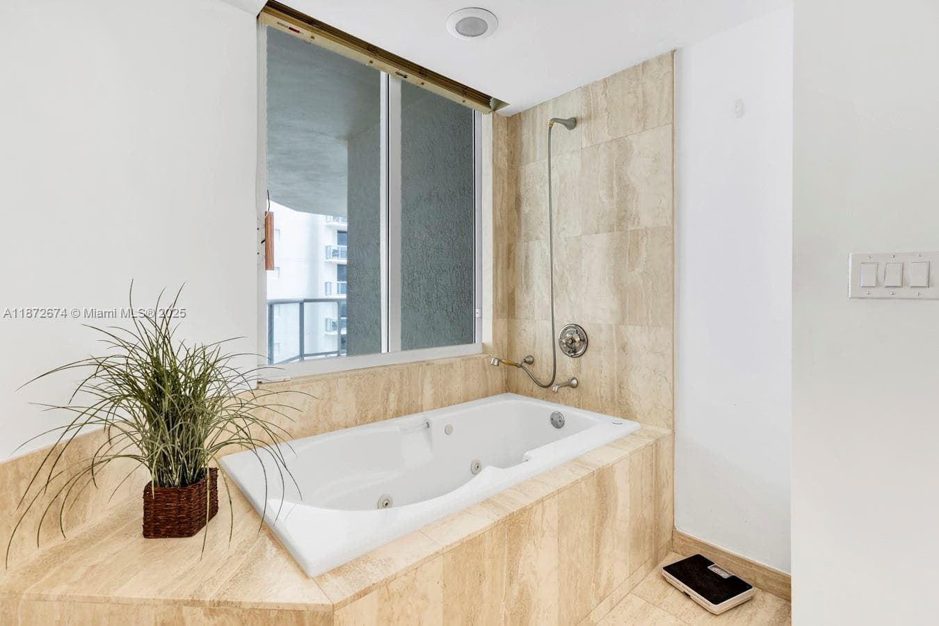 18671 Collins Ave 604 photo 18