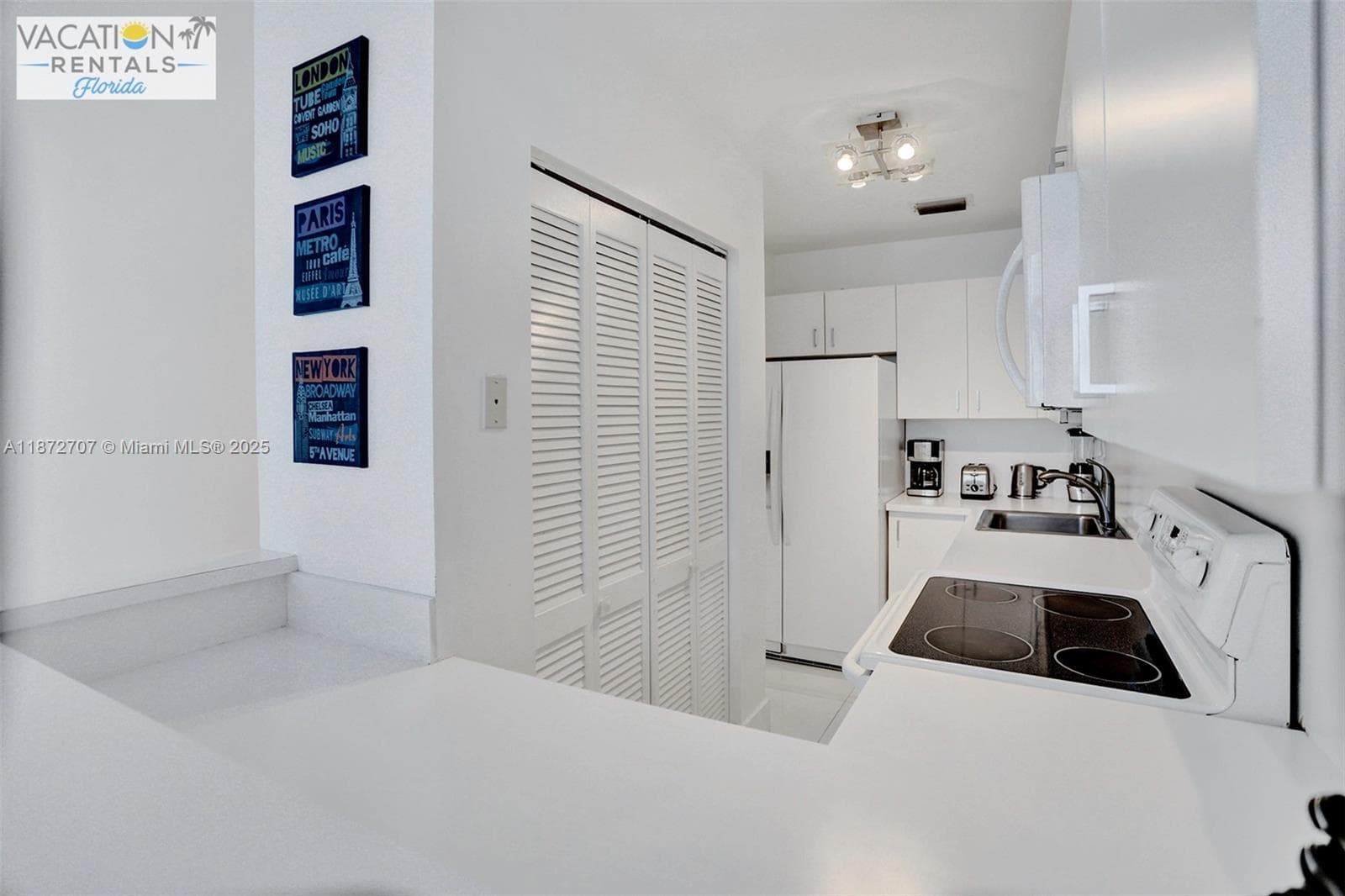 5445 Collins Ave BAY-14 photo 17