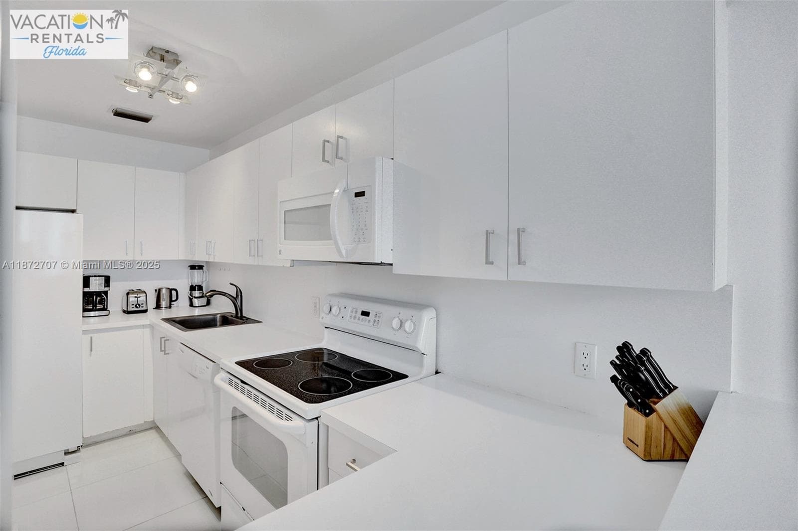 5445 Collins Ave BAY-14 photo 16