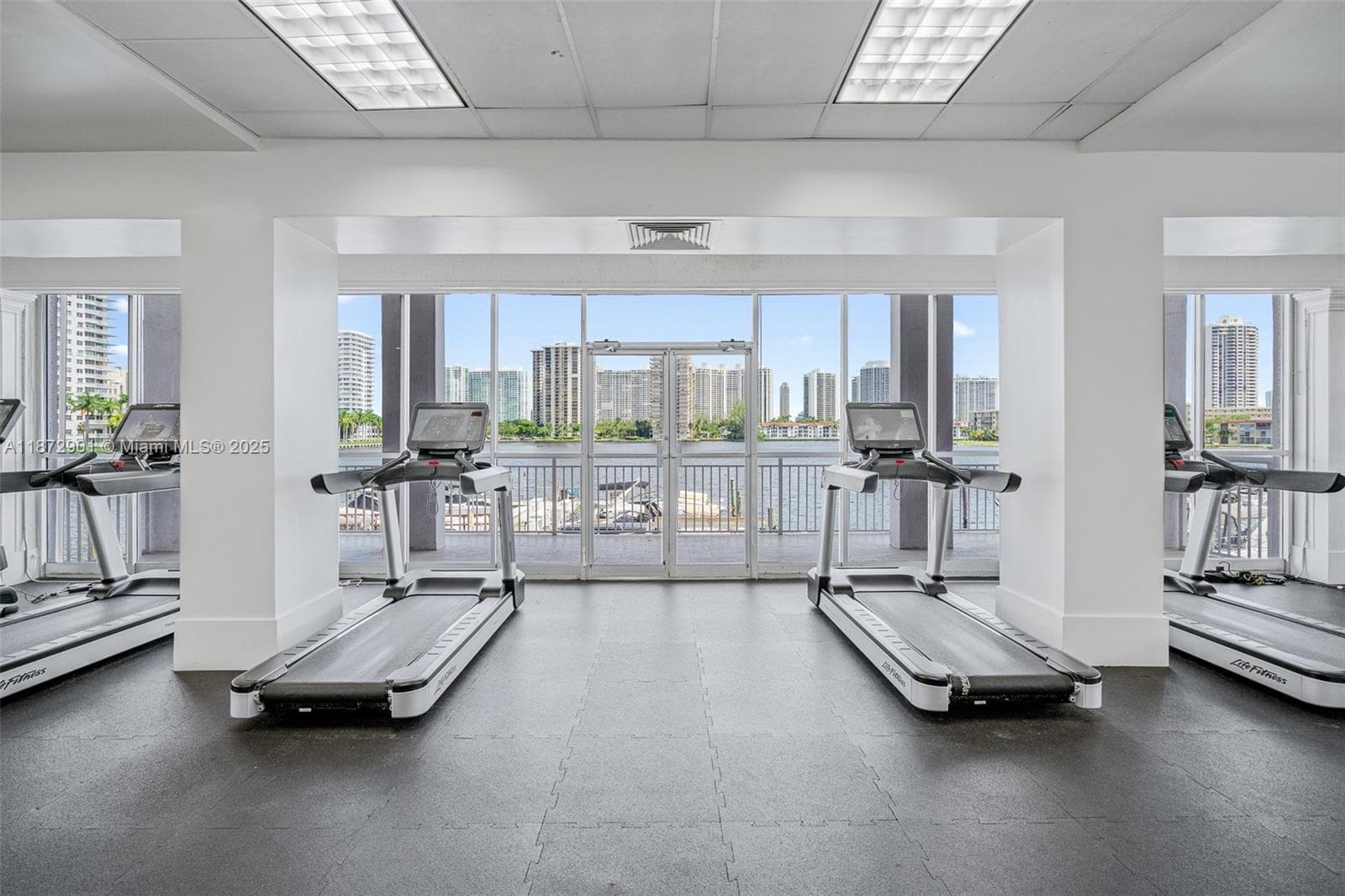 18071 Biscayne Blvd PH03 & PH04 photo 14
