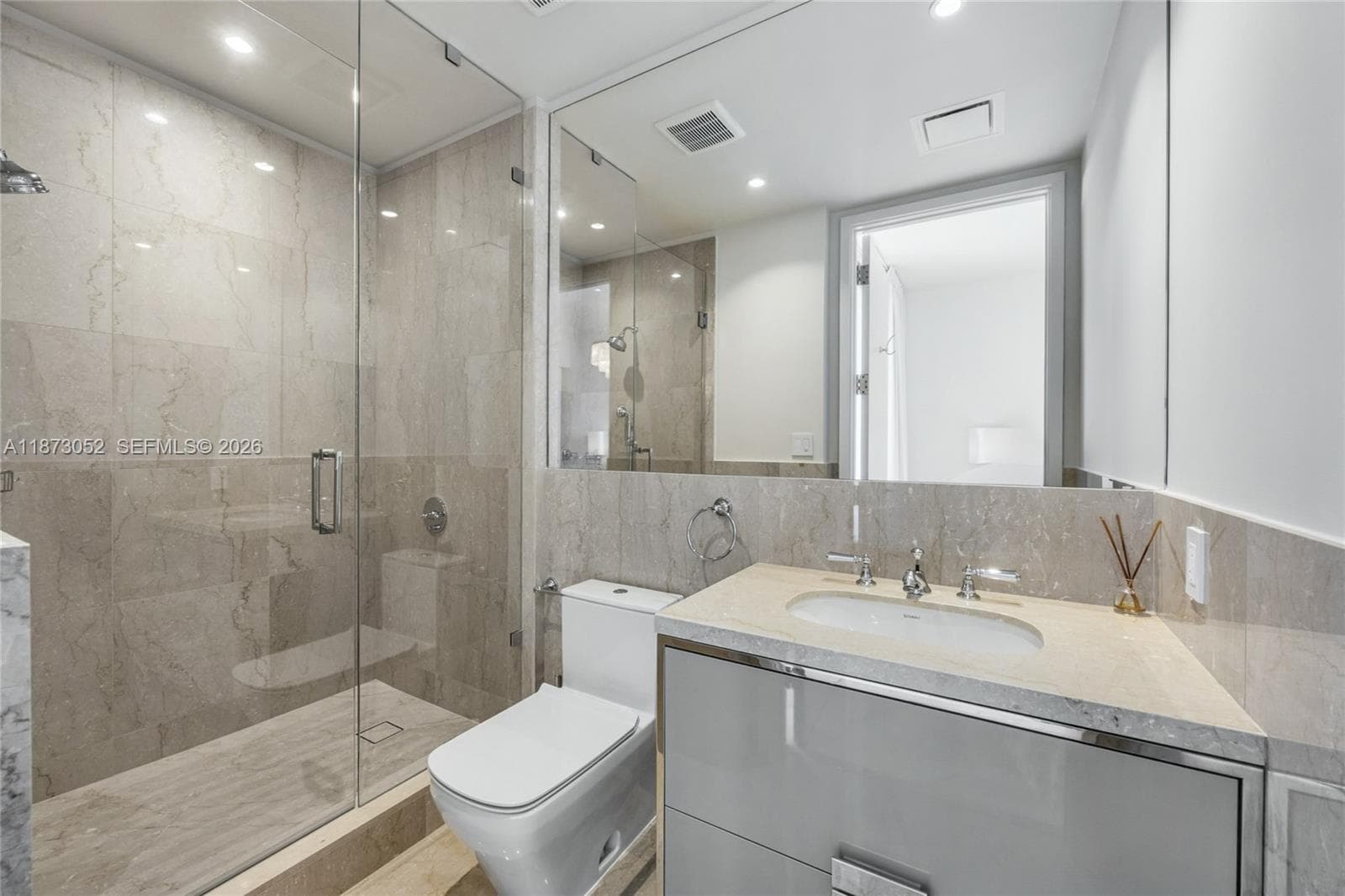 15701 Collins Ave 902 photo 23