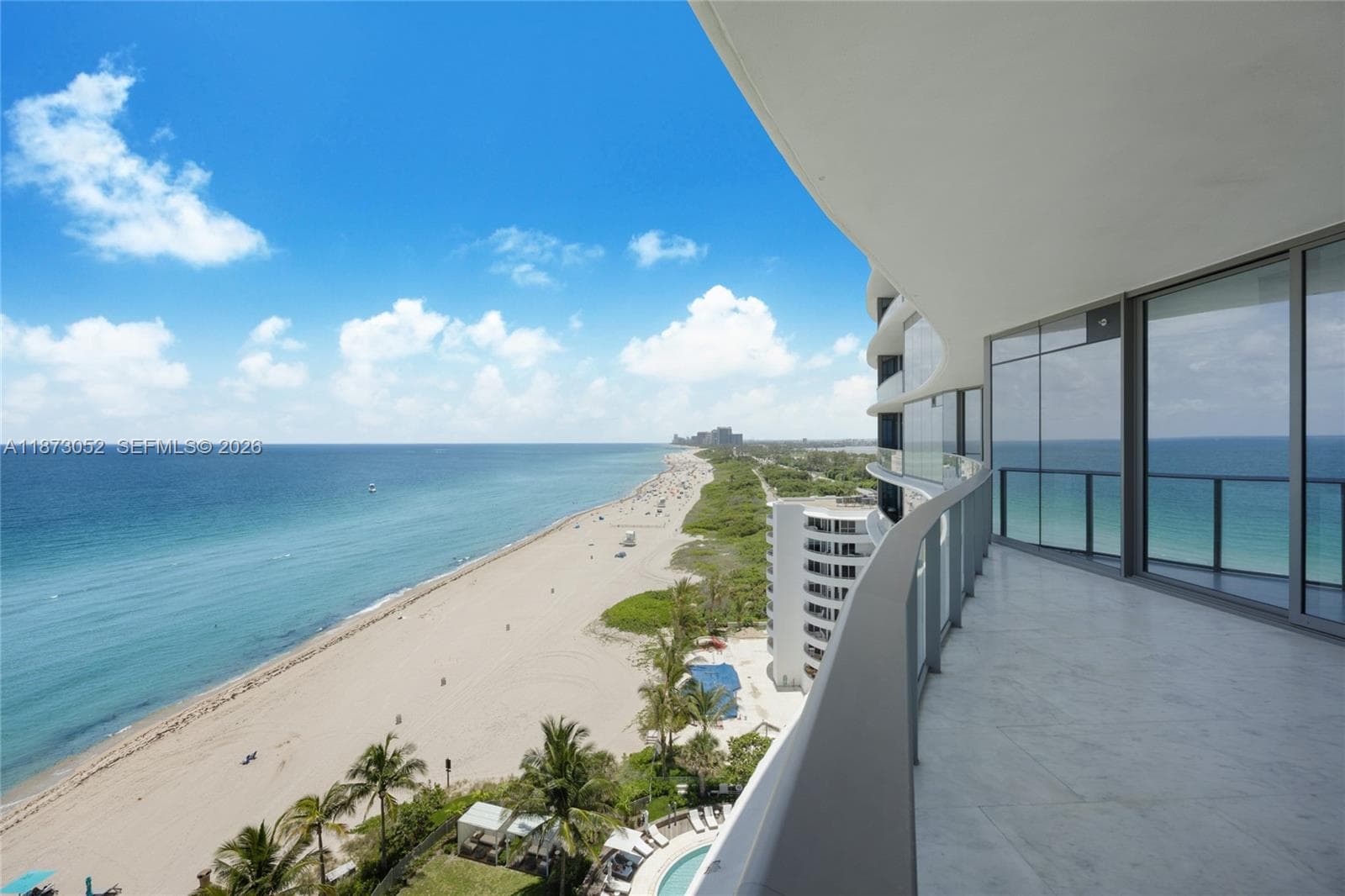 15701 Collins Ave 902 photo 2