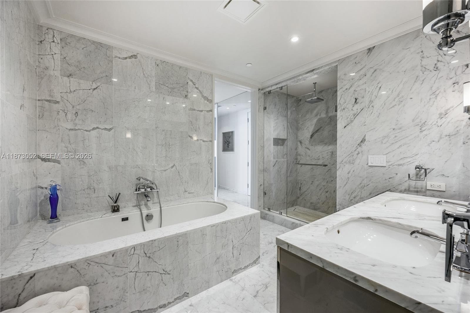 15701 Collins Ave 902 photo 17