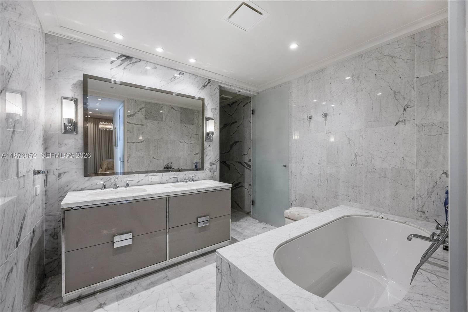 15701 Collins Ave 902 photo 18